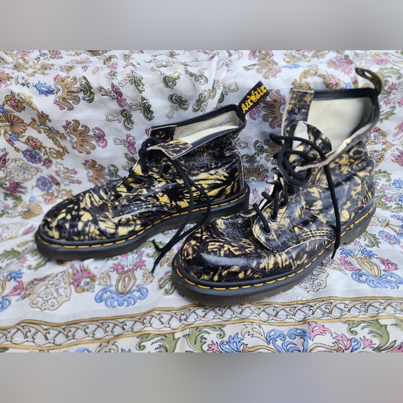 Vintage, made in England, tie dye, dr. Martens 8 eye boots - Picture 4 of 4